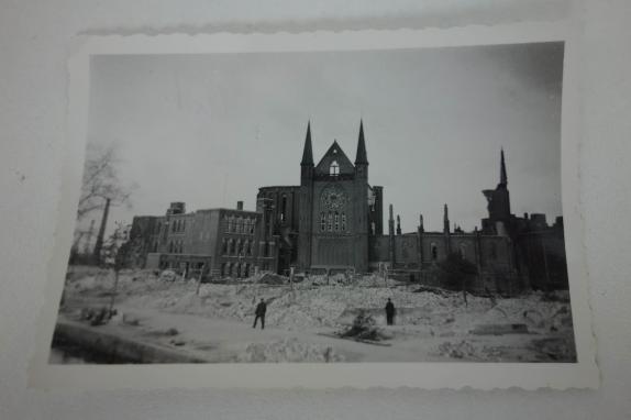 a picture of rotterdam after the bombing