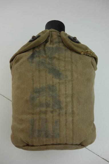 US WW2 Canteen without cup  Pouch