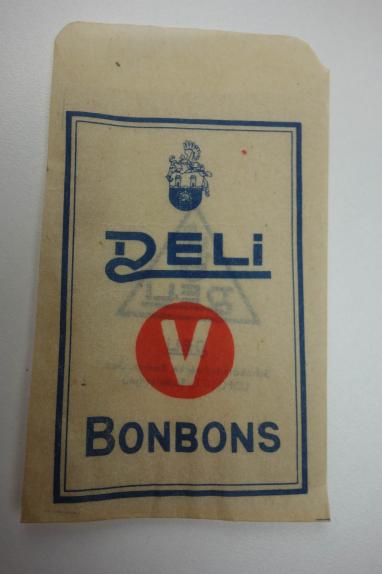 Original WWII Deli V bonbons packaging