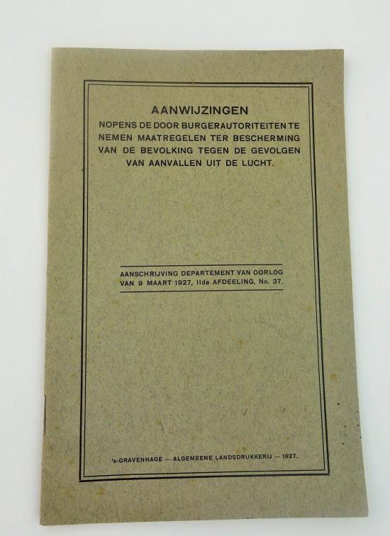 dutch ww2 booklet about taking measures against an air attack