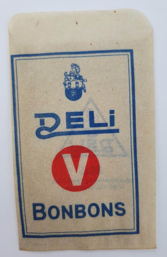 Original WWII Deli V bonbons packaging