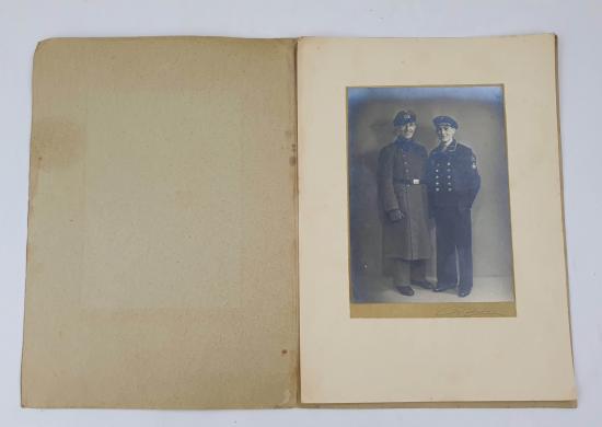 german photo of 2 brothers one from wehrmacht and one from the kriegsmarine