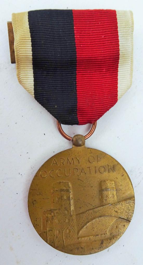 a  us  1945 Army of Occupation Medal
