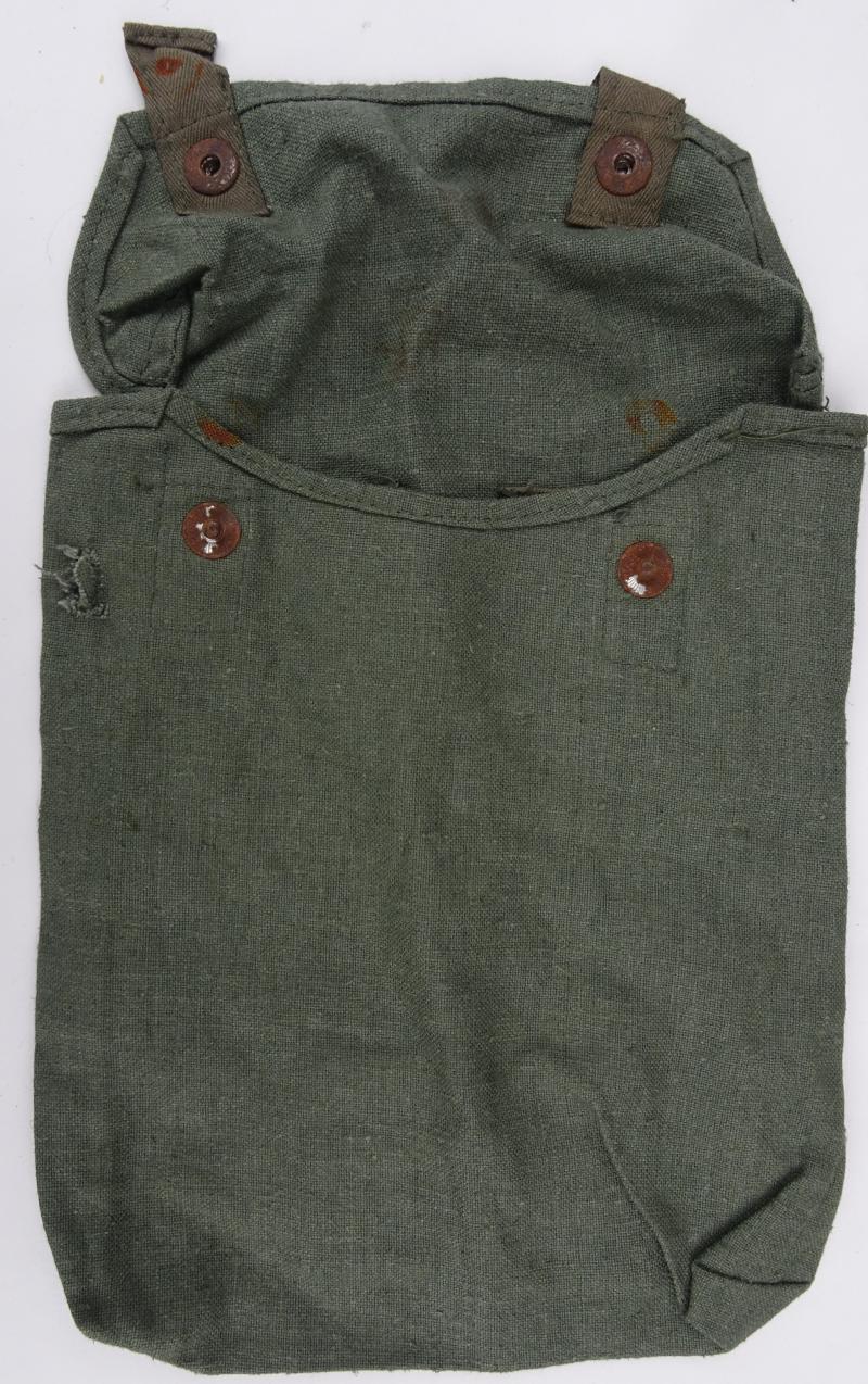 Wehrmacht Gascape Pouch
