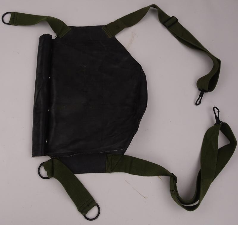 a us airborne  m7 gasmask bag