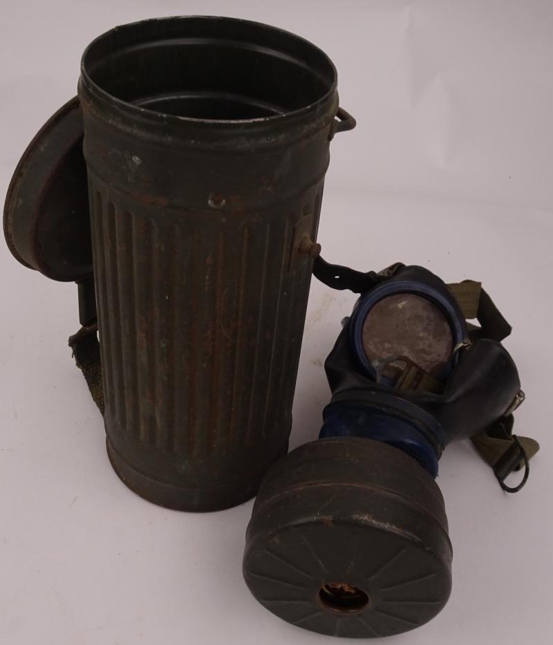 wehrmacht m31 gasmask in cannister