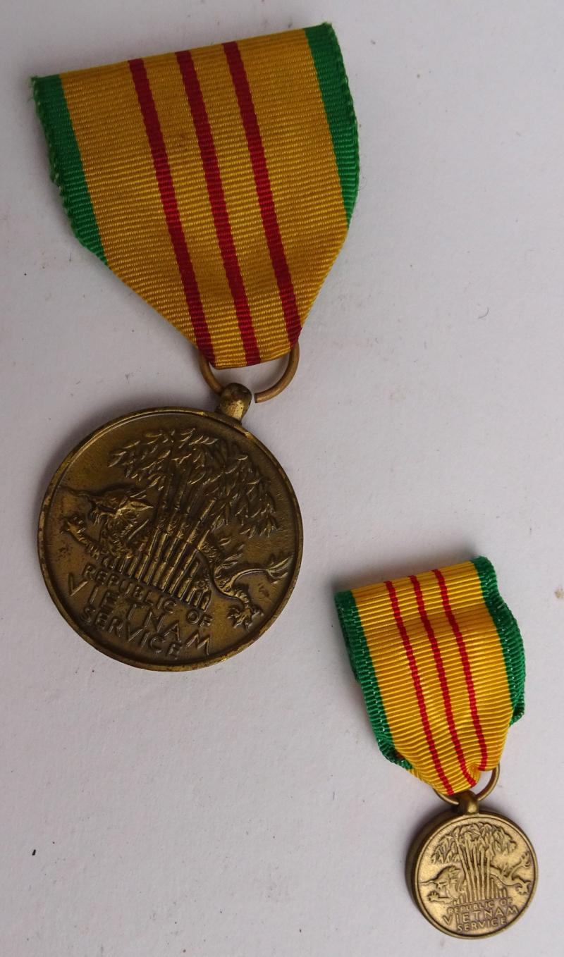 A vietnam war service medal+ miniatuur