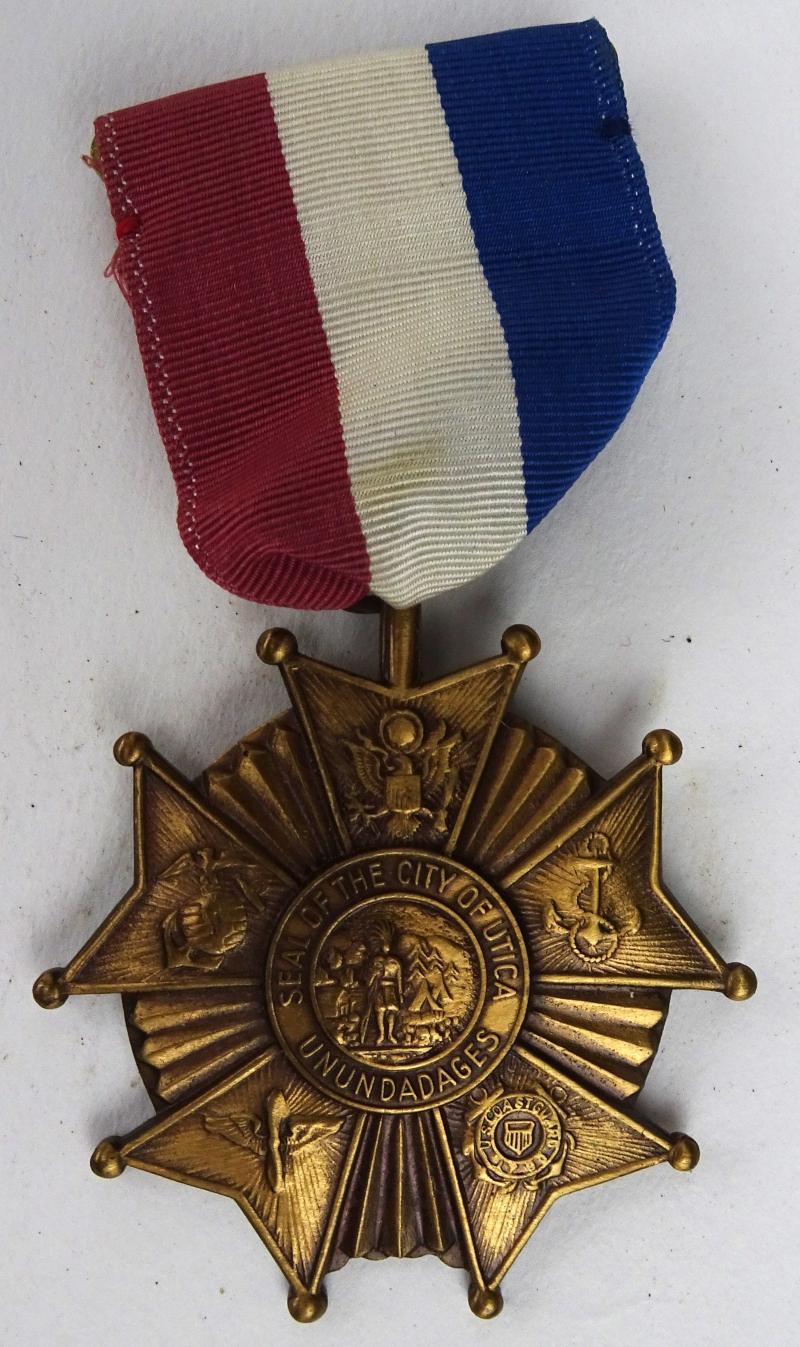 A WW2 CITY OF UTICA NEW YORK VETERAN'S MEDAL