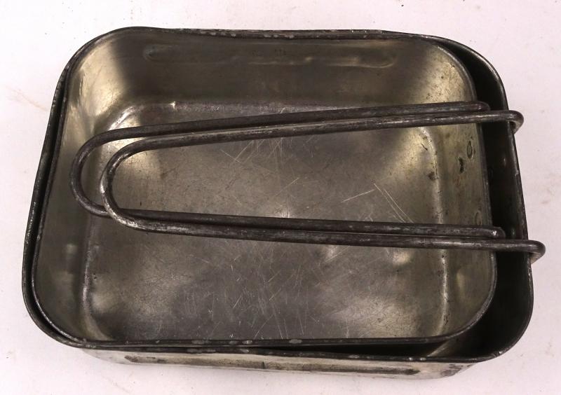 A british ww2 messtin set