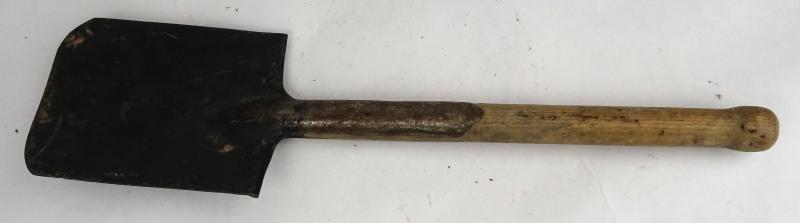 a german ww2 shovel