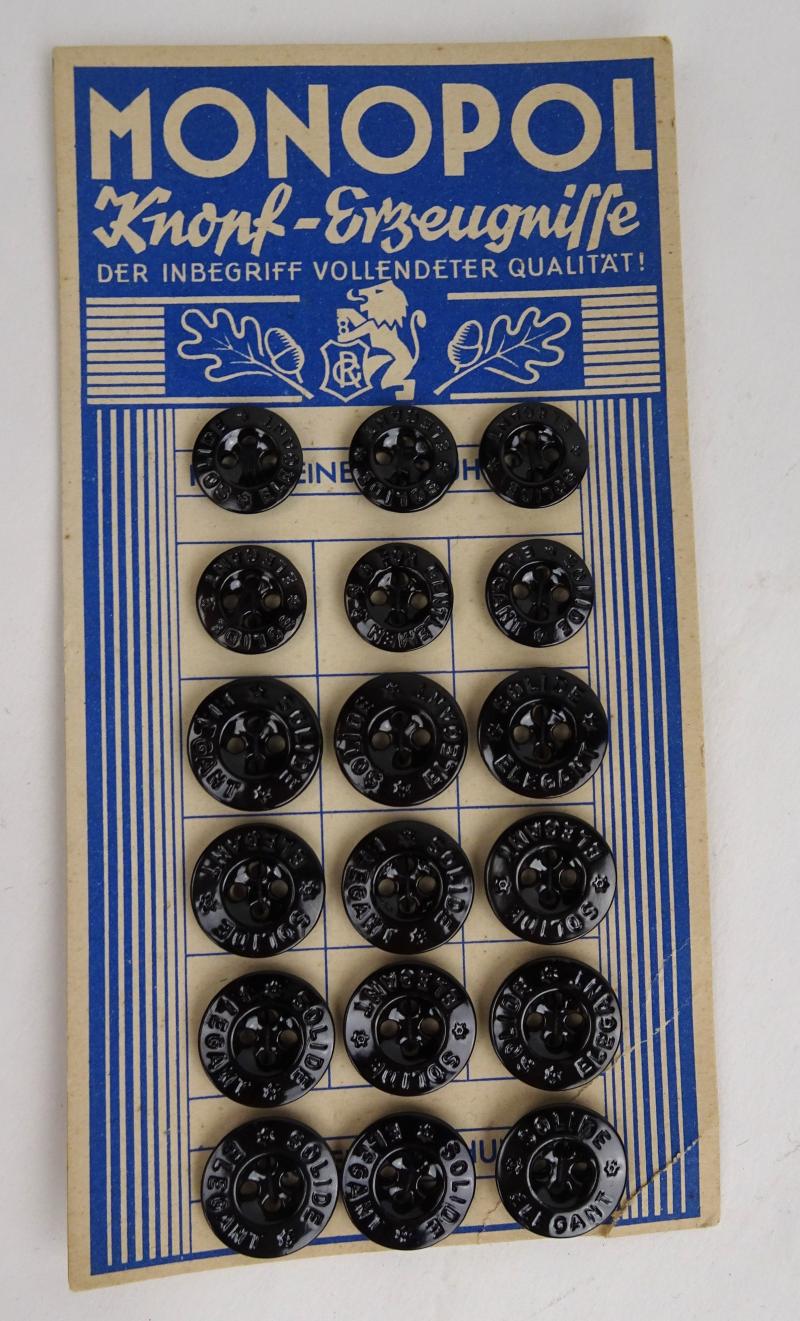a set with 6 small and 12 larger german  buttons