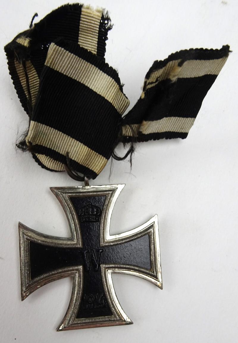 a german ww1 iron cross
