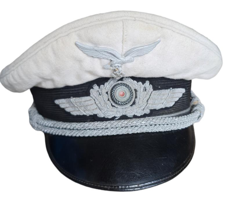 A Luftwaffe Officers Summer (schirmmütze)