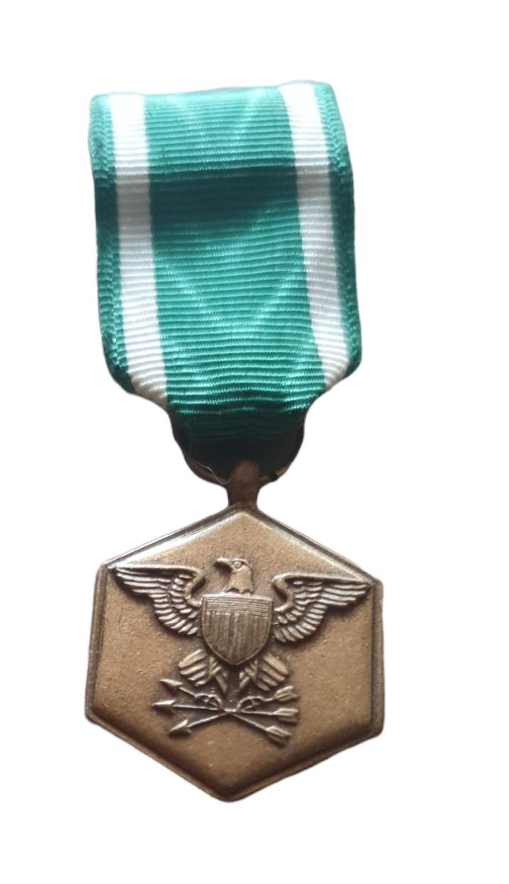 a us post war miniatuur military merit medal
