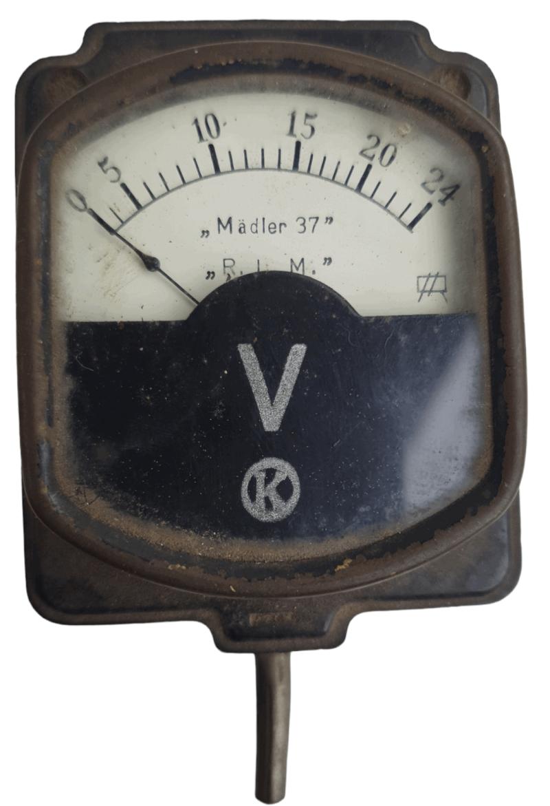 a wehrmacht volt meter in used