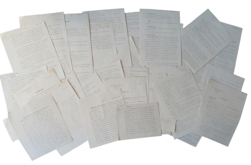 a set with 38 radio news messages from the Dutch bank in May 1940 with the invasion of Germany in the Netherlands
