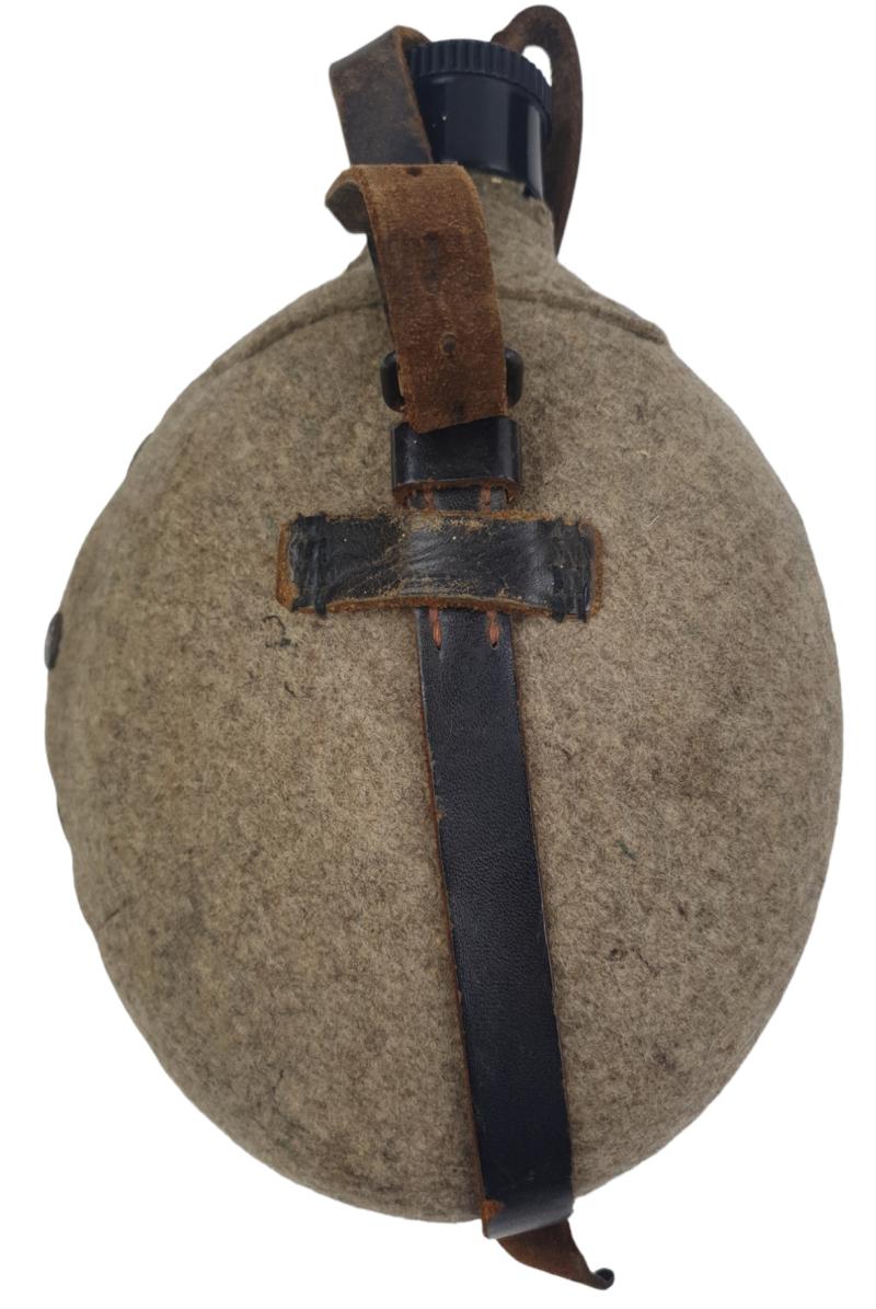 a wehrmacht ww2 water bottle without a cup
