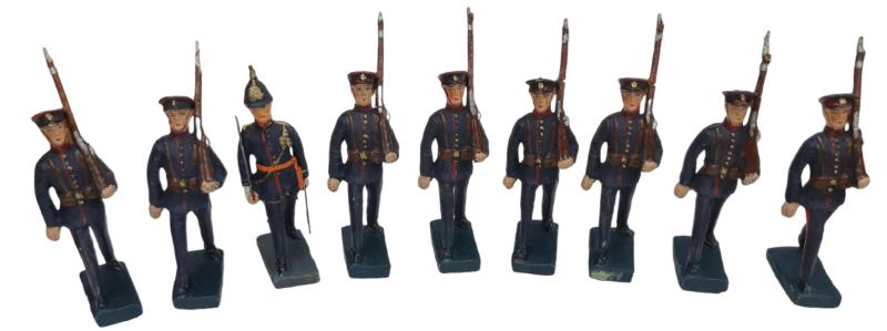 9 Dutch 1940 period wooden soldiers