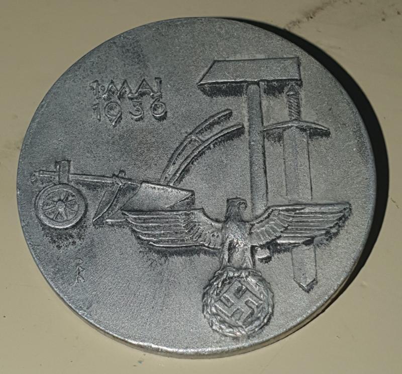 A tag der arbeit tinnie 1936