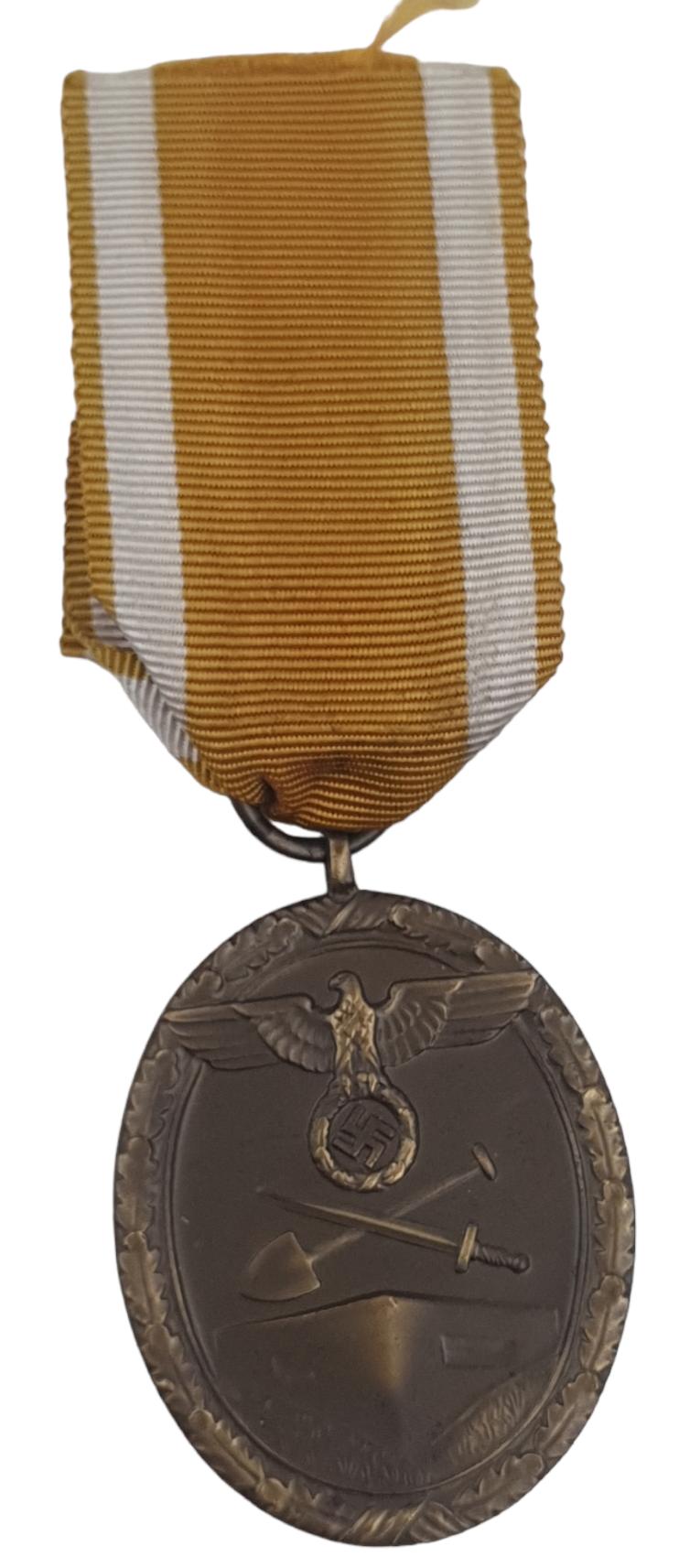 Avk Militaria A German West Walle Medal