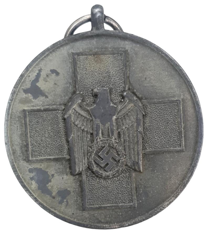 A ww2 Deutsche Volkspflege medal