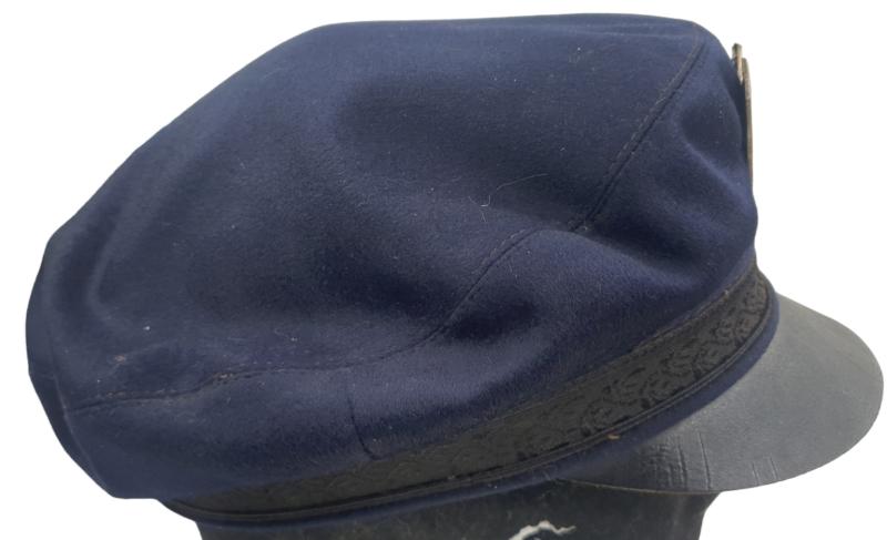 AVK Militaria | a german ww2 visor cap 