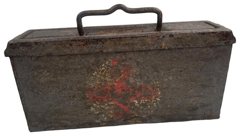 a wehrmacht ww2 mg34/42 ammunition box with a red cross