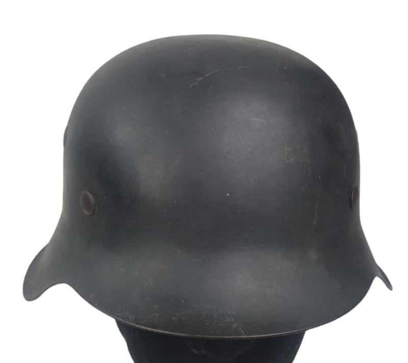 a wehrmacht m42 no decal helmet