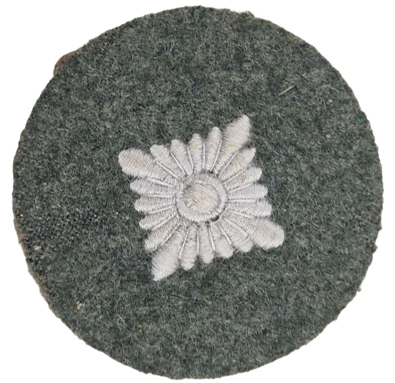 a wehrmacht oberschütze rank emblem