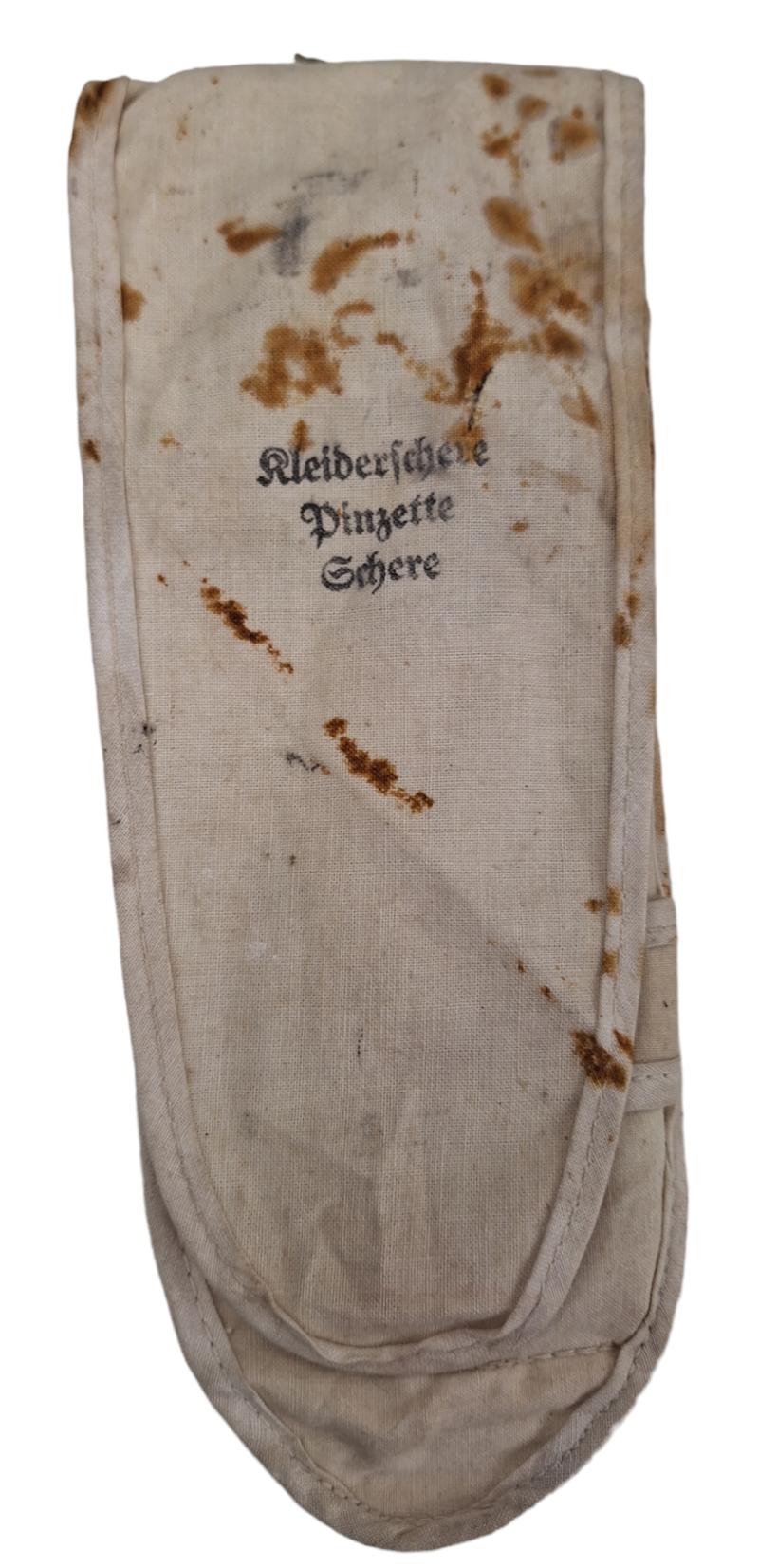 a wehrmacht  medical sanitäter pouch