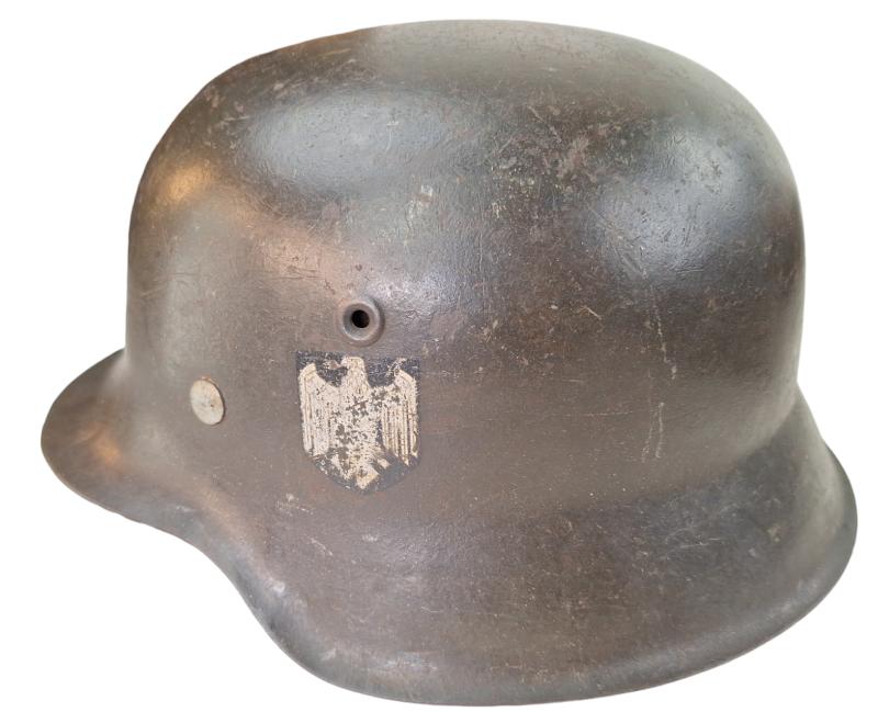 a wehrmacht heer ckl66 m42 single decal  helmet