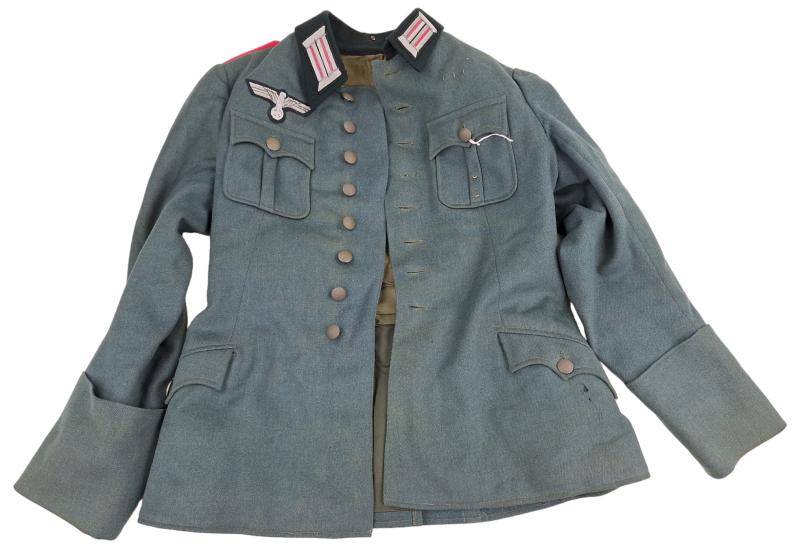 A wehrmacht panzer abteilung heer dress tunic