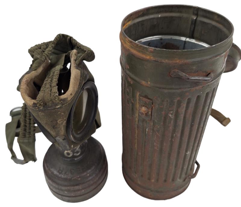 a wehrmacht m38 gasmask