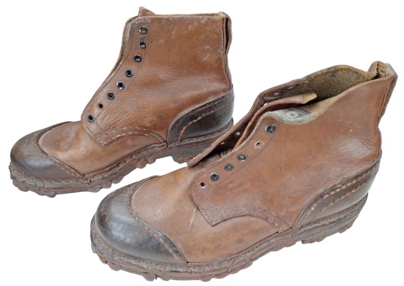 A set off Late war Italian reissued boots for the German army