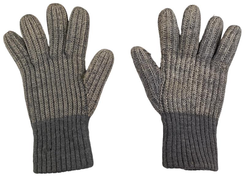 a set off wool wehrmacht gloves