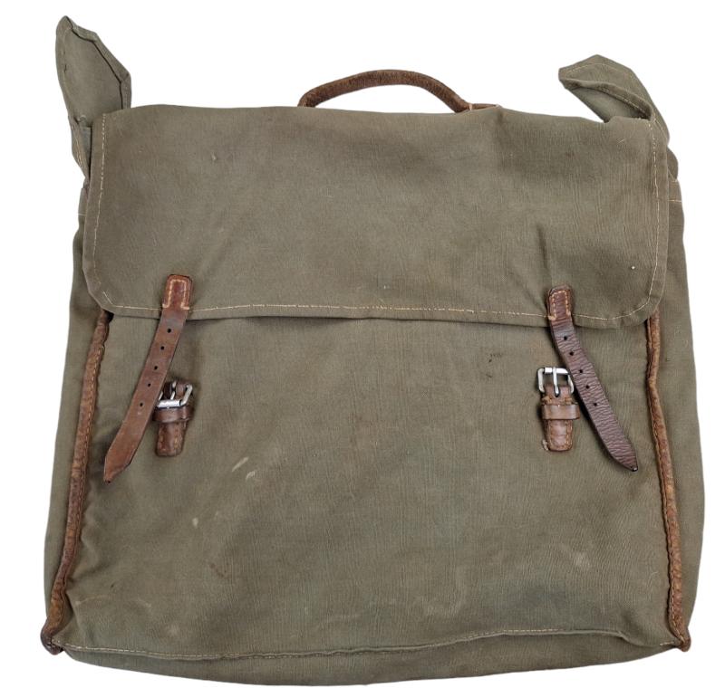 A wehrmacht bekleidungs tasche