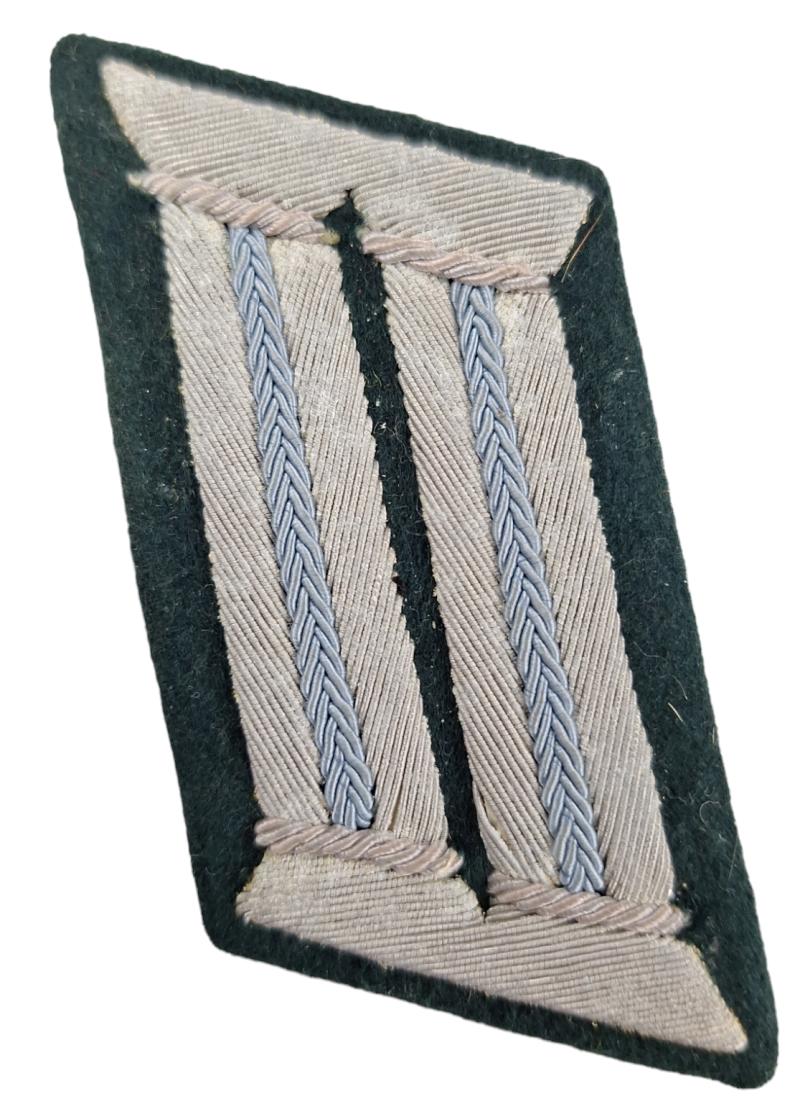 a Officer's Collar Tab