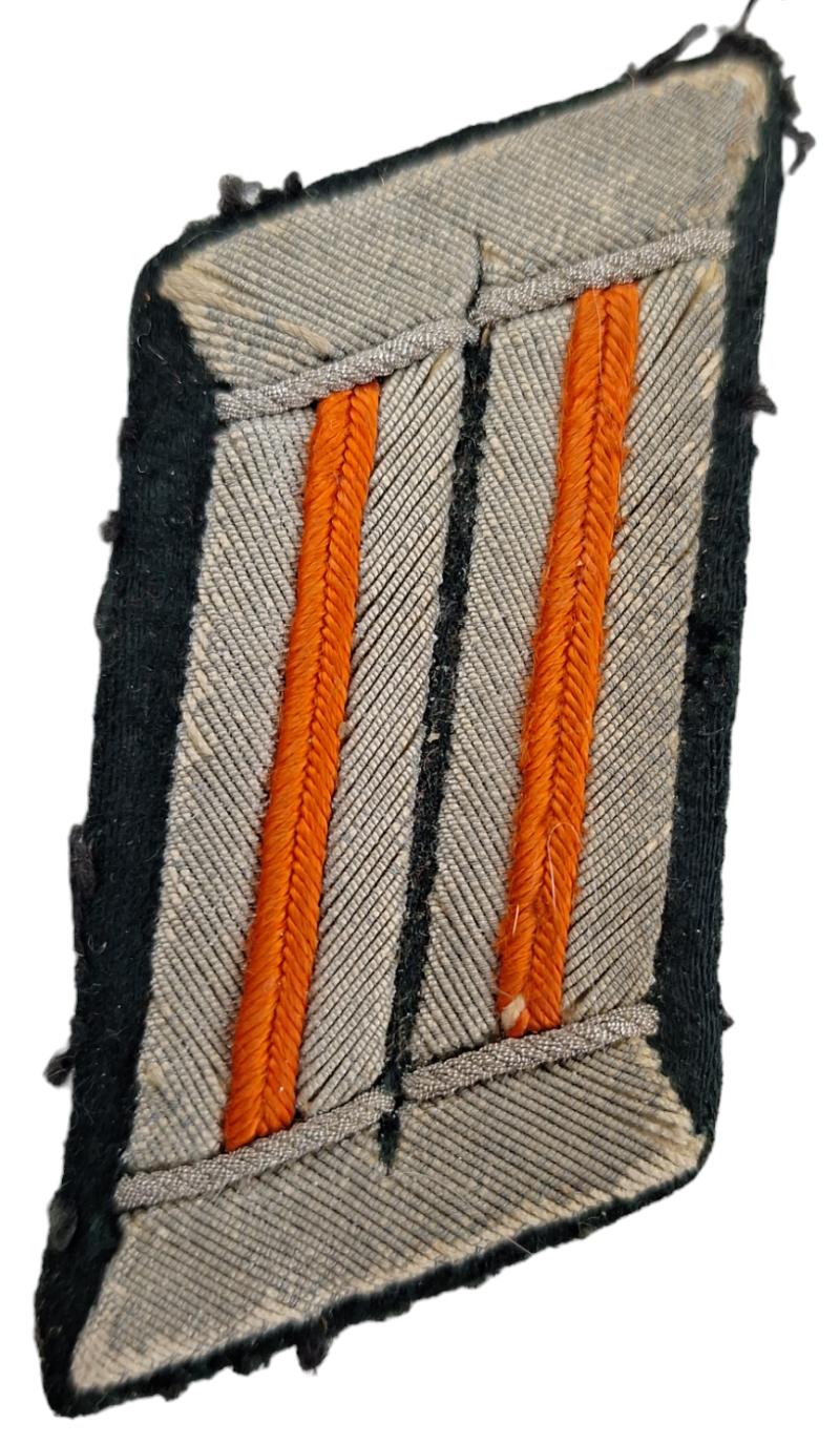 a Officer's Collar Tab