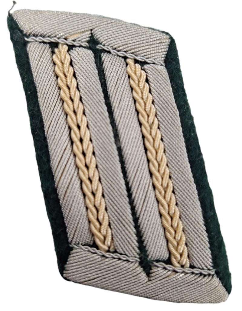 a Officer's Collar Tab