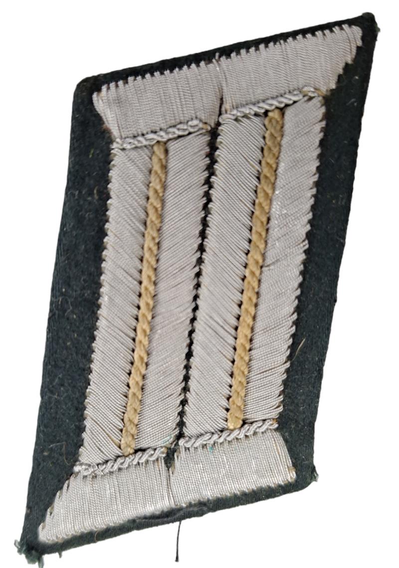 a Officer's Collar Tab