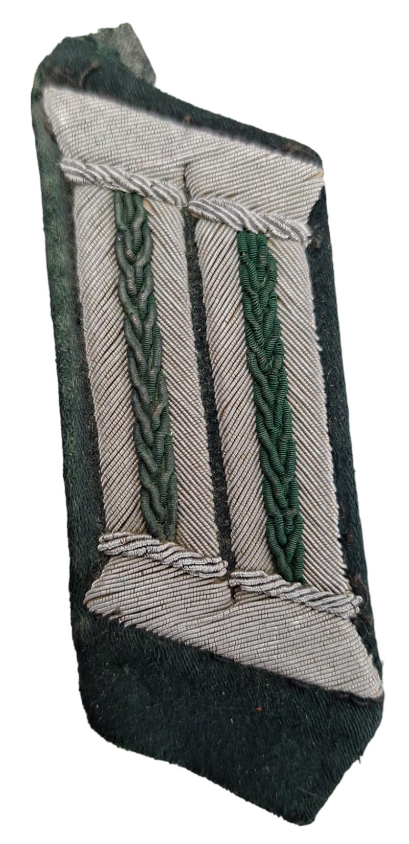 a Officer's Collar Tab