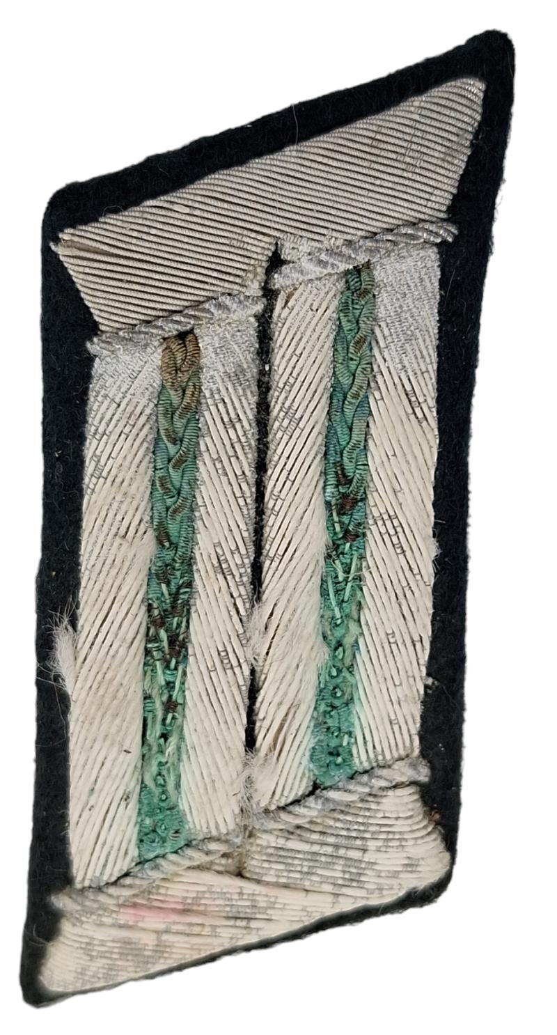 a Officer's Collar Tab