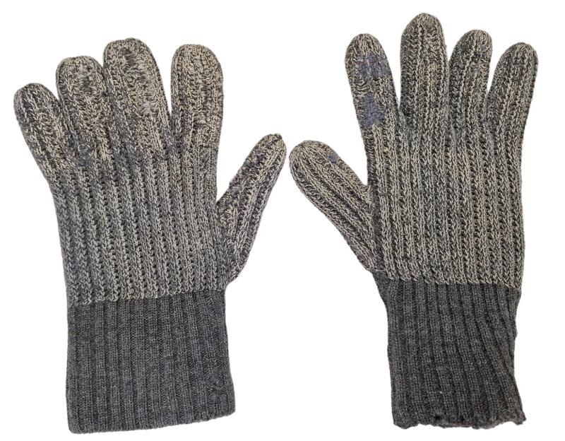 a set off wehrmacht gloves