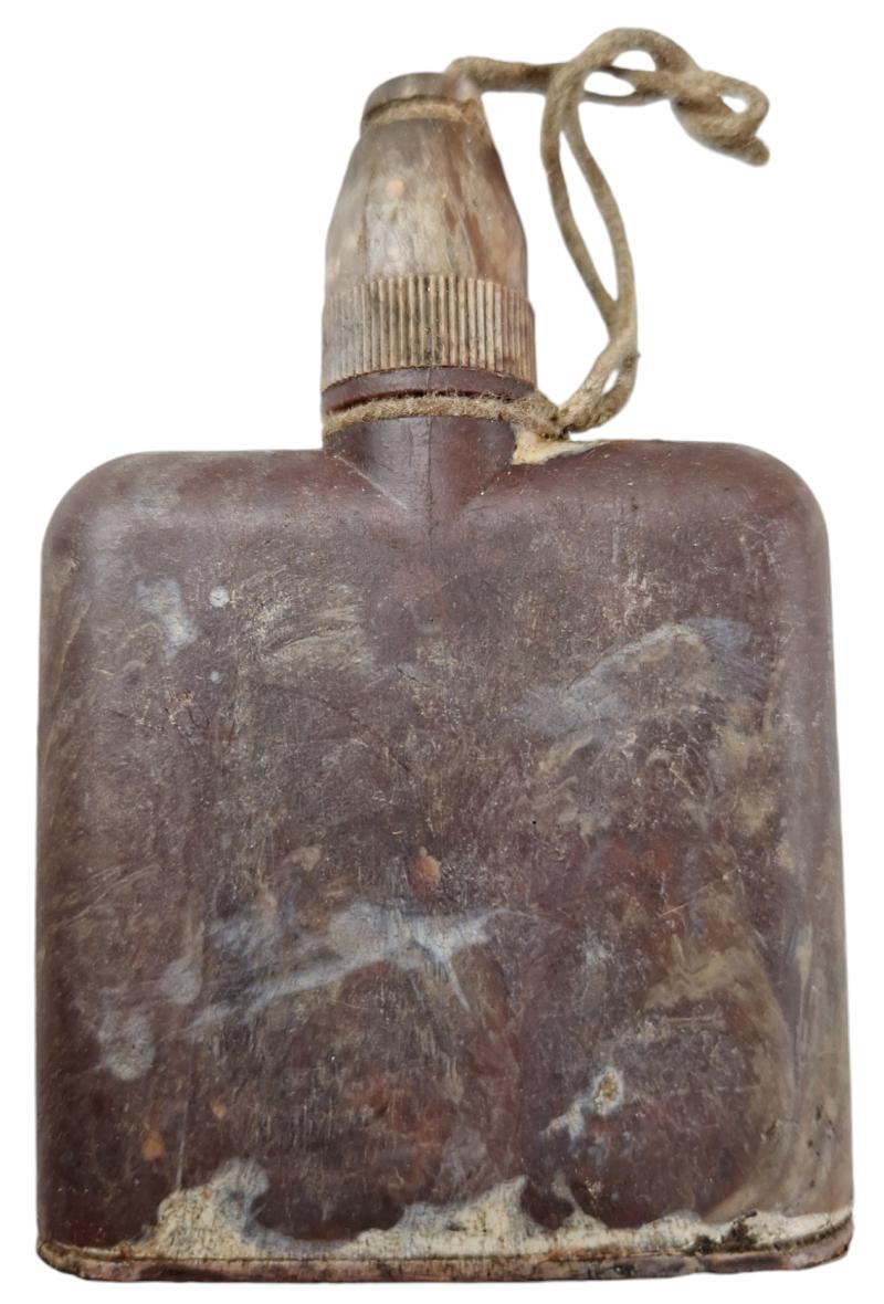 A german ww2 bakalite bottle off 
