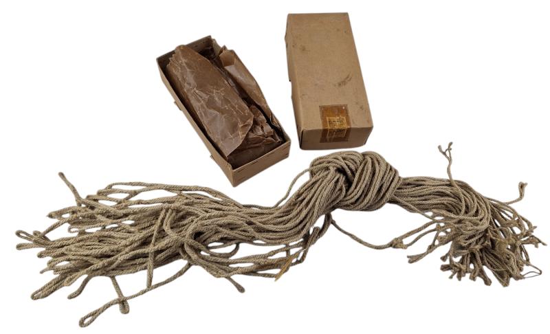 a box off British WW2 Rifle Barrel Cleaning Cord