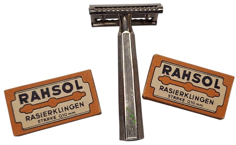 a german rasor with 2 packages off blades