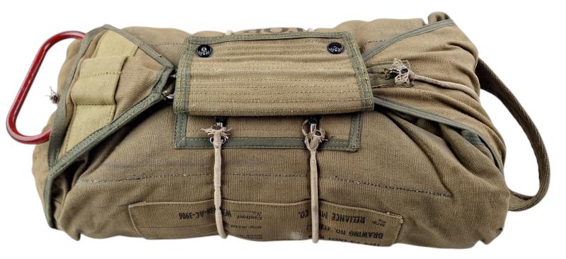 A us airborne rare t5 chest pack