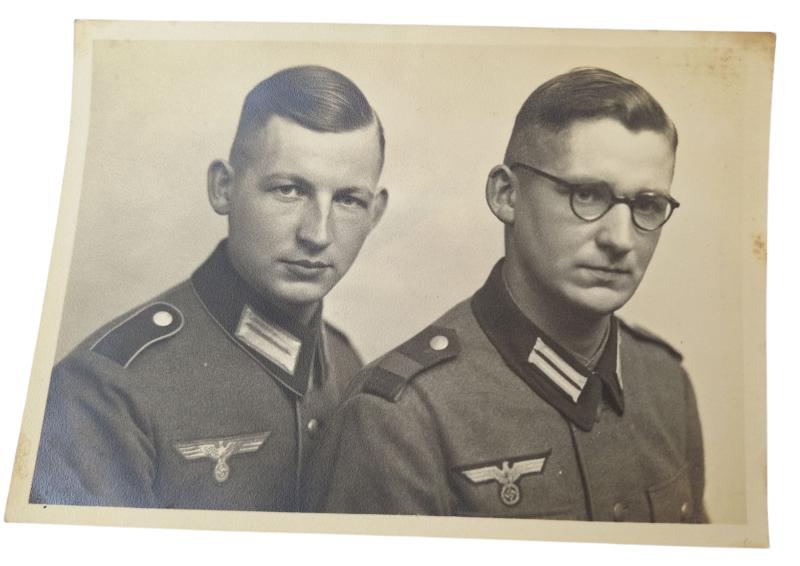 a nice picture of a German soldiers