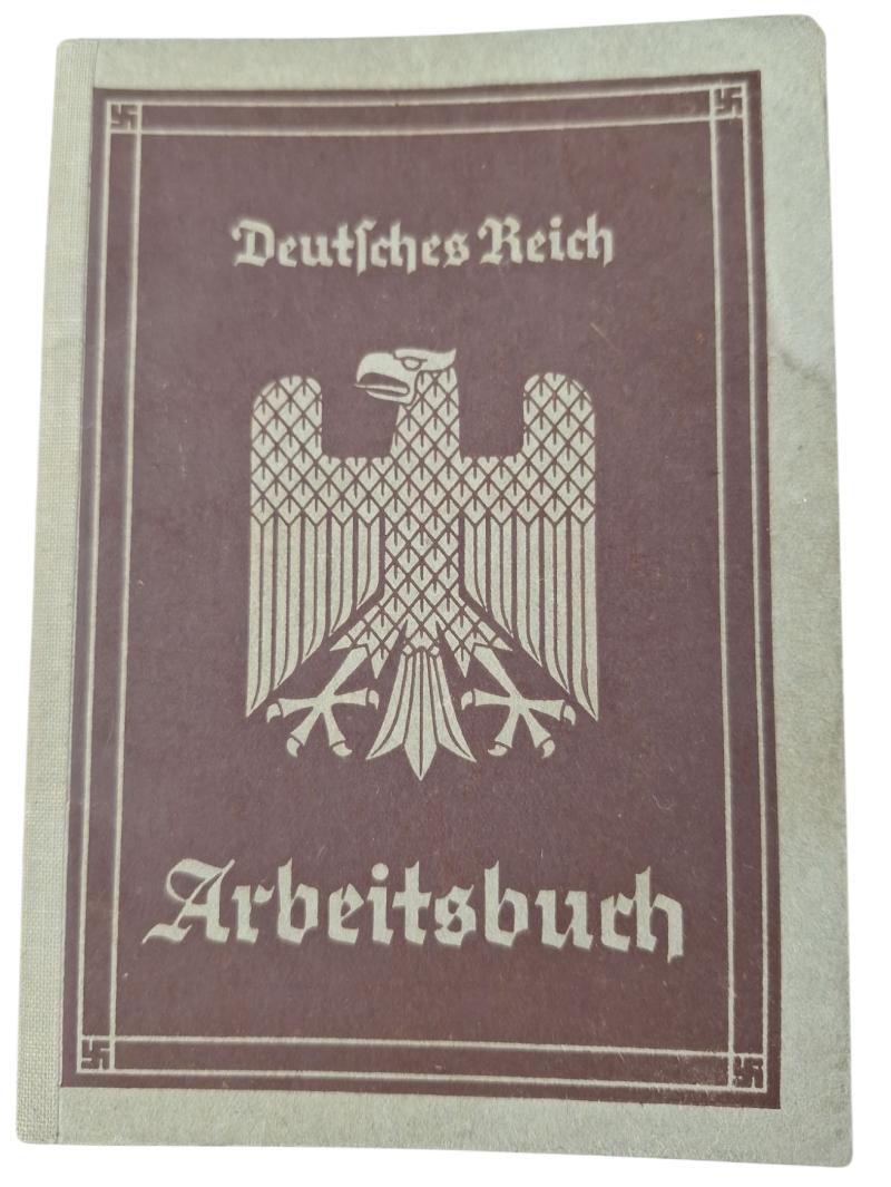 a german 1nd Pattern ww2 labor book 