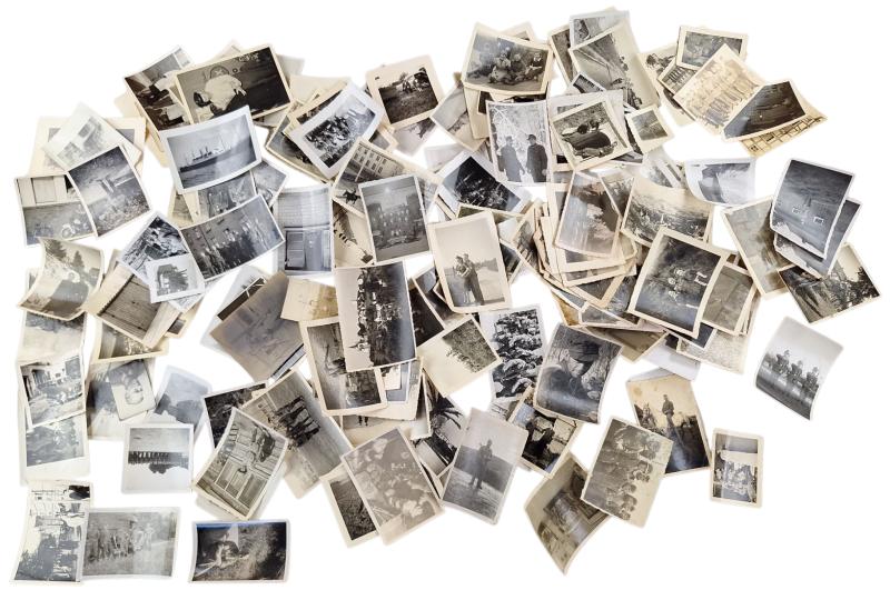 a set with 150 german ww2 photos